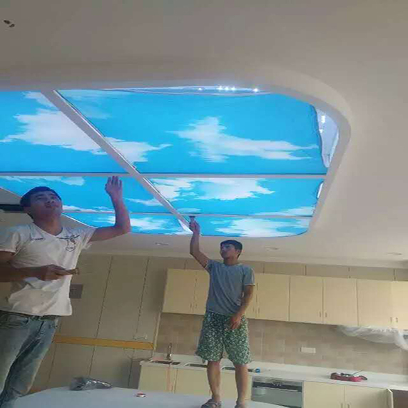 蓝天白云内打灯